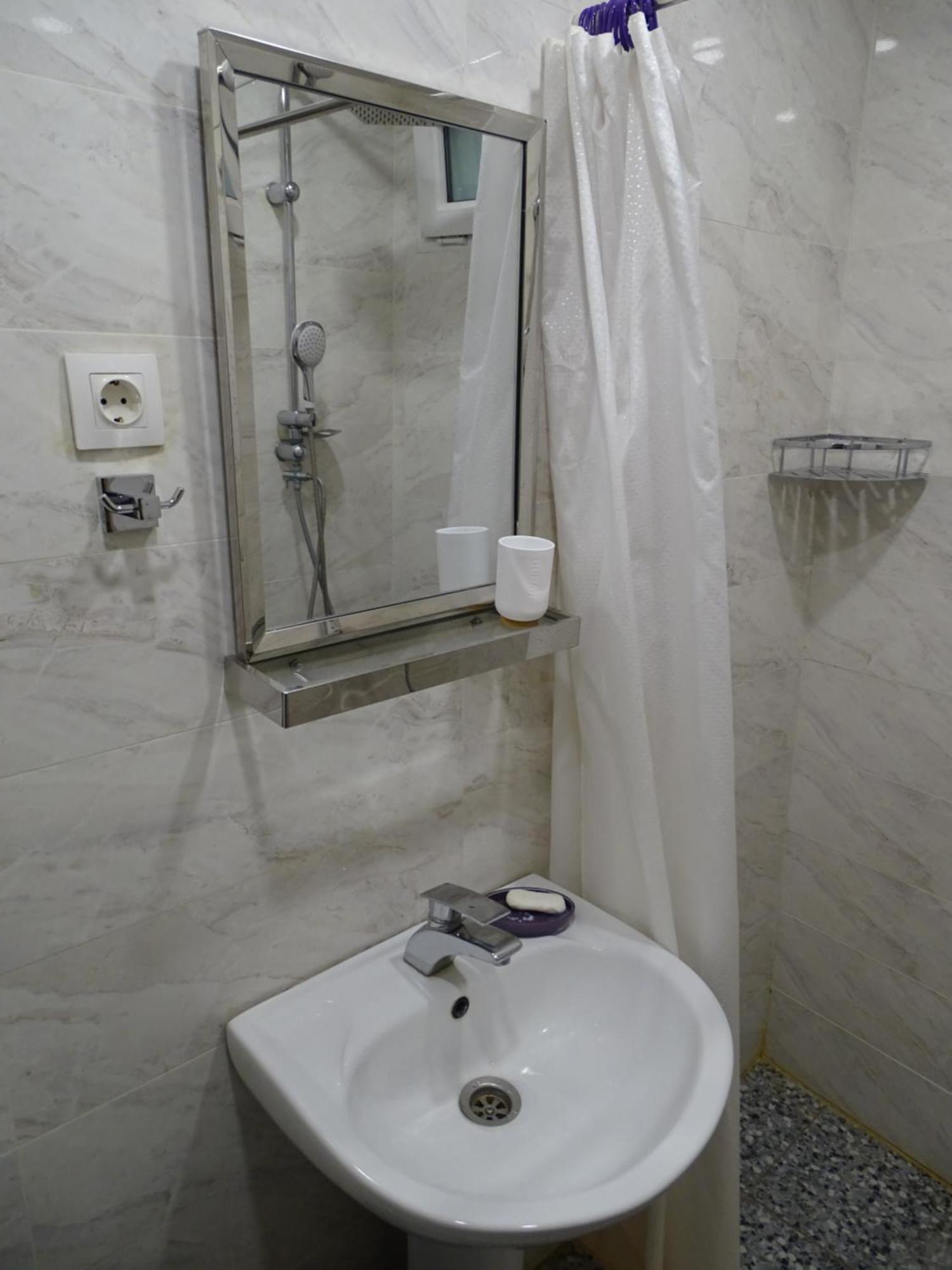 Vake Super Quiet And Comfy Apartment With A Yard Tiflis Dış mekan fotoğraf