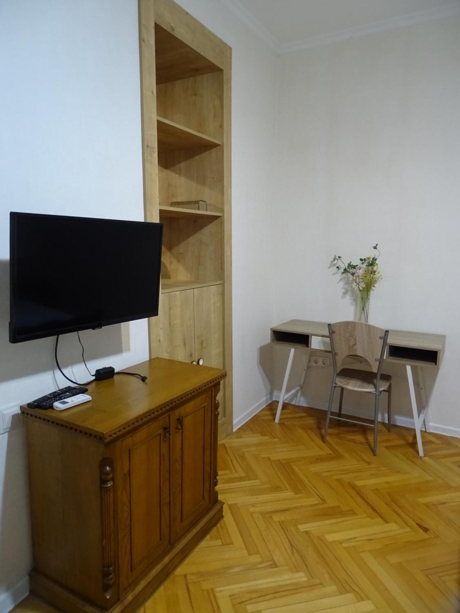 Vake Super Quiet And Comfy Apartment With A Yard Tiflis Dış mekan fotoğraf